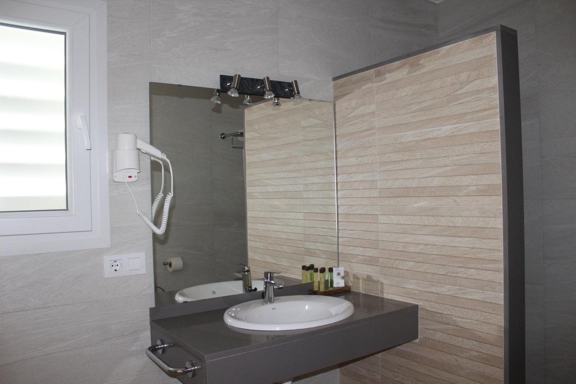 Apartamentos Rayma I-Ii-Iii Cala Blanca  Zewnętrze zdjęcie